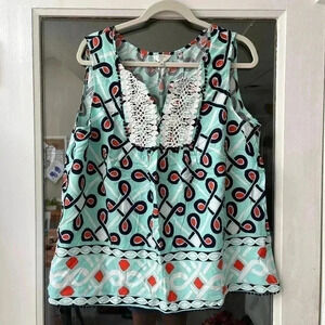 CROWN & IVY Tank size 1x